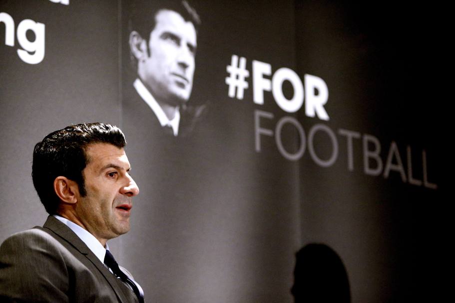 Oggi, nella sala stampa dello stadio di Wembley, Luis Figo ha annunciato i contenuti che stanno alla base della sua candidatura alla presidenza della Fifa (Lapresse)